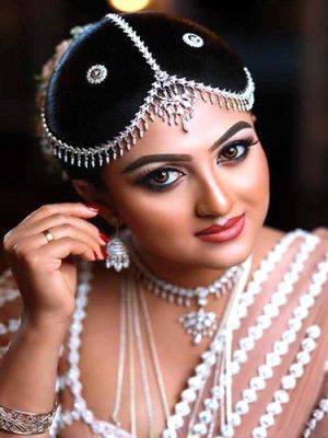 Elegant Kandyan Jewellery Ensemble